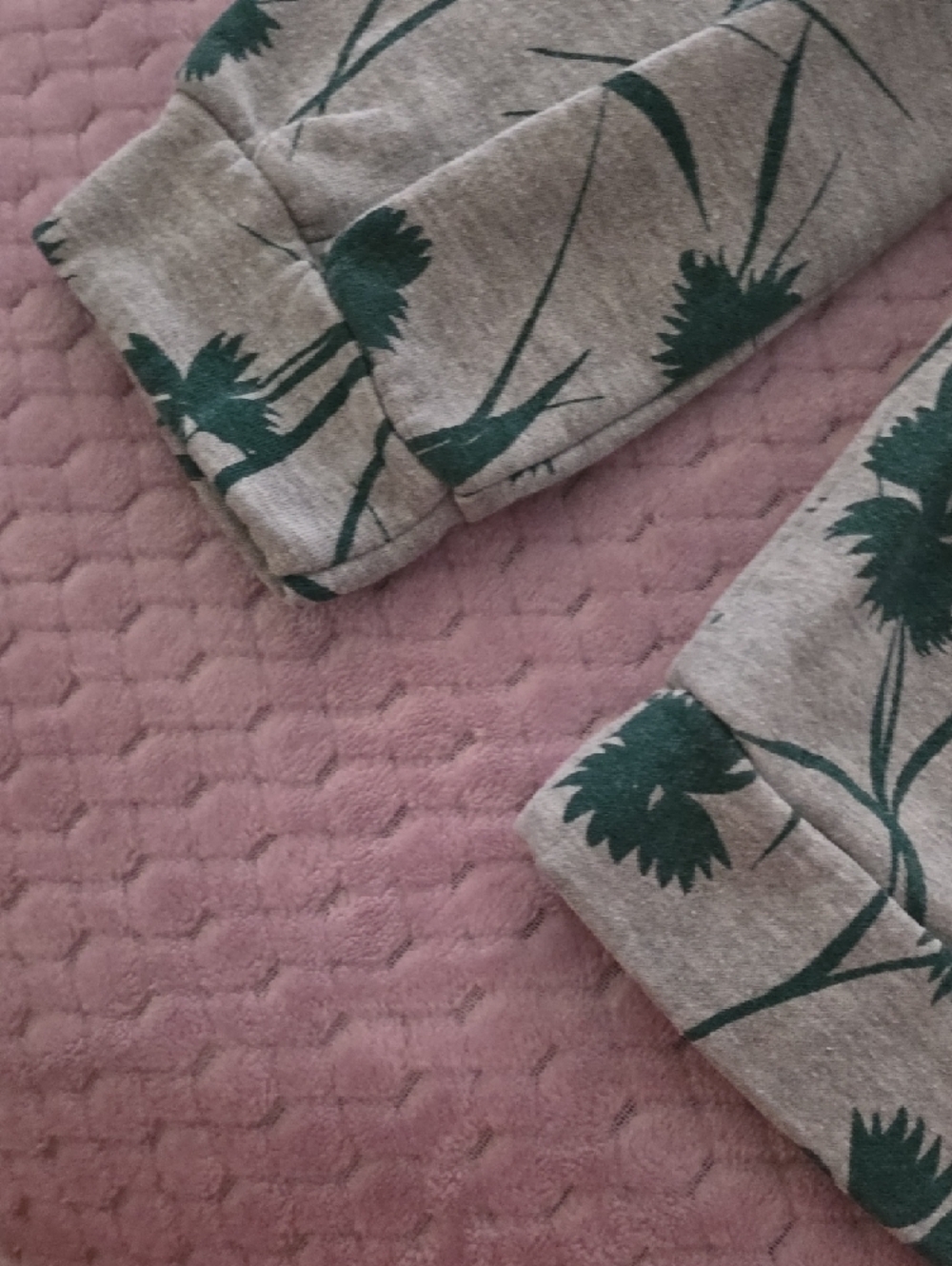 Liz Claiborne Gray Sweatshirt with Green Floral Print - Picture 7 of 9